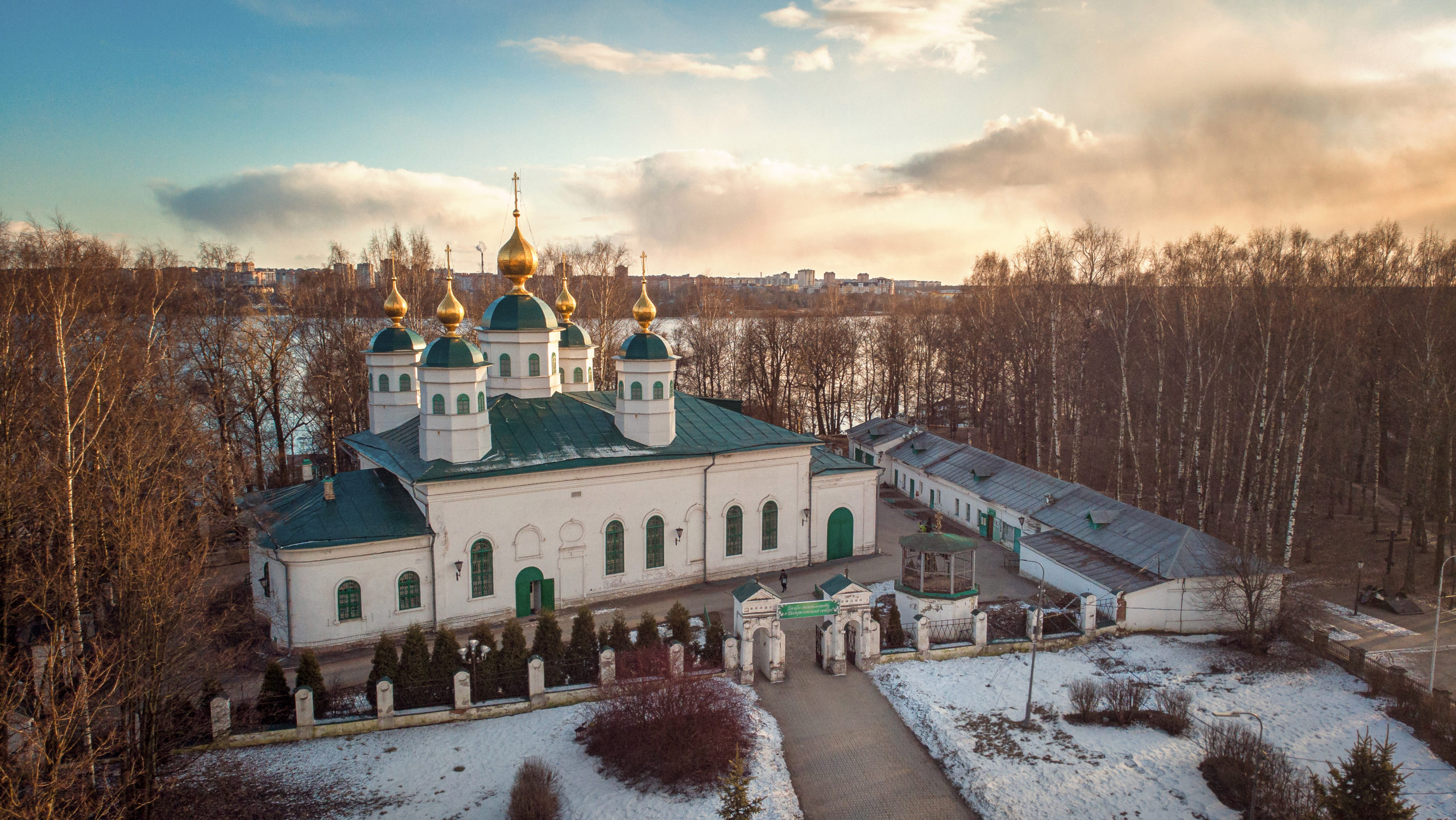 собор в череповце