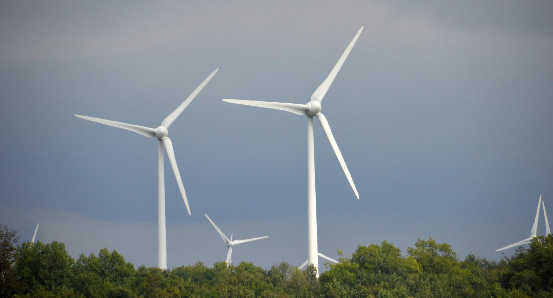 wind-turbine-3709111_1920