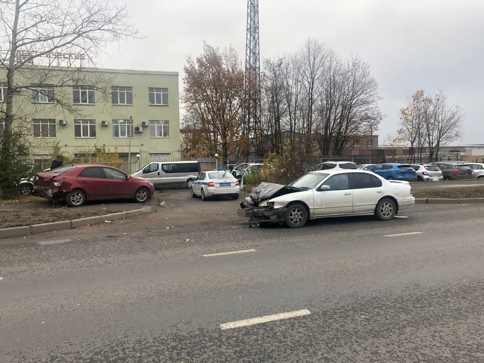 В Череповце одна машина влетела в другую, пострадал невиновный - ГородЧе