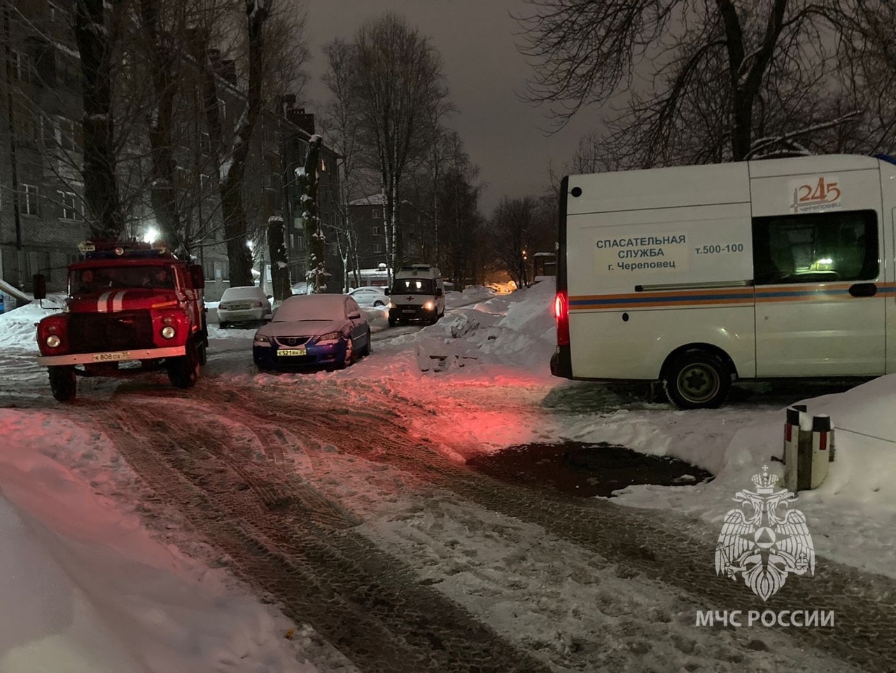 Один человек пострадал, 9 эвакуированы: ночной пожар в Череповце |  04.02.2023 | Череповец - БезФормата