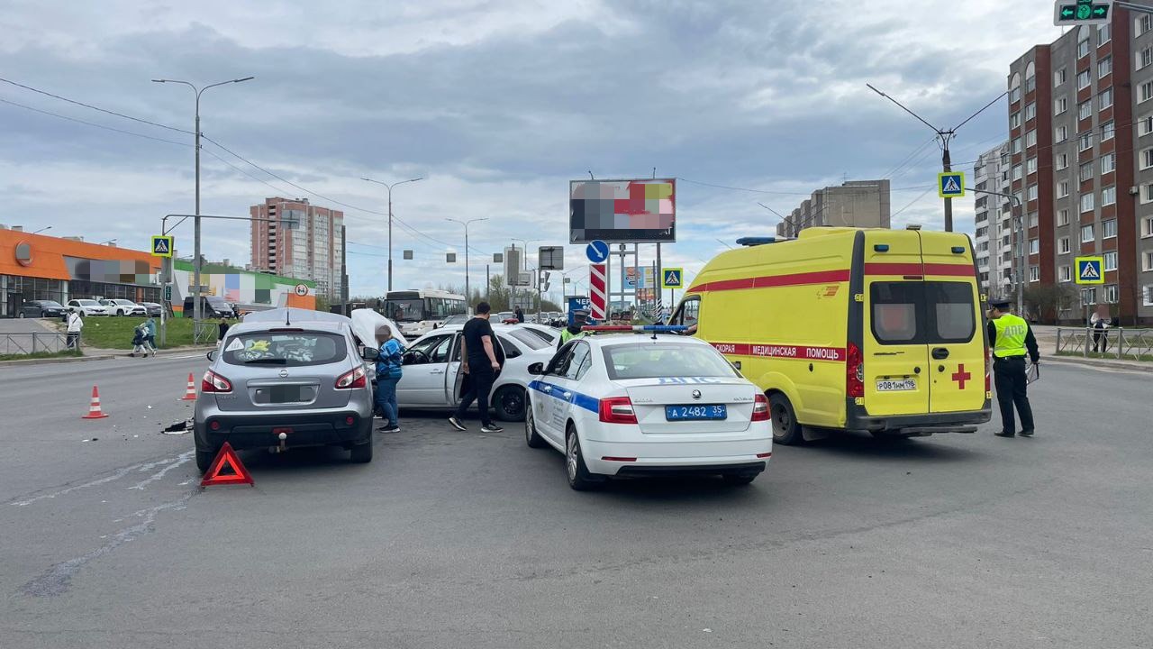 В ЗШК на перекрестке произошла авария с пострадавшей - ГородЧе