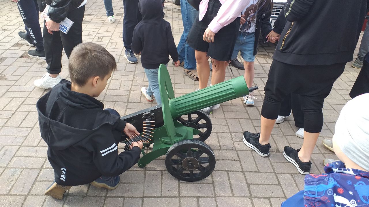 Выставка ретро автомобилей череповец