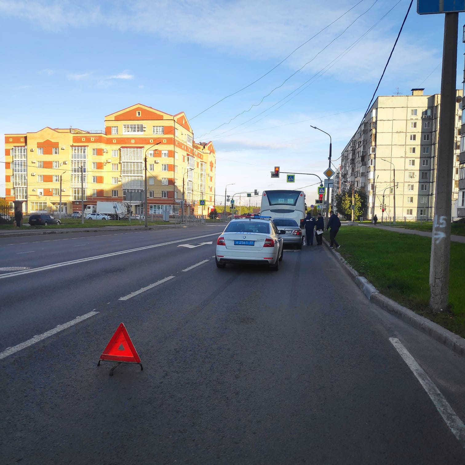 В Череповце пьяный водитель врезался в автобус | 18.09.2023 | Череповец -  БезФормата