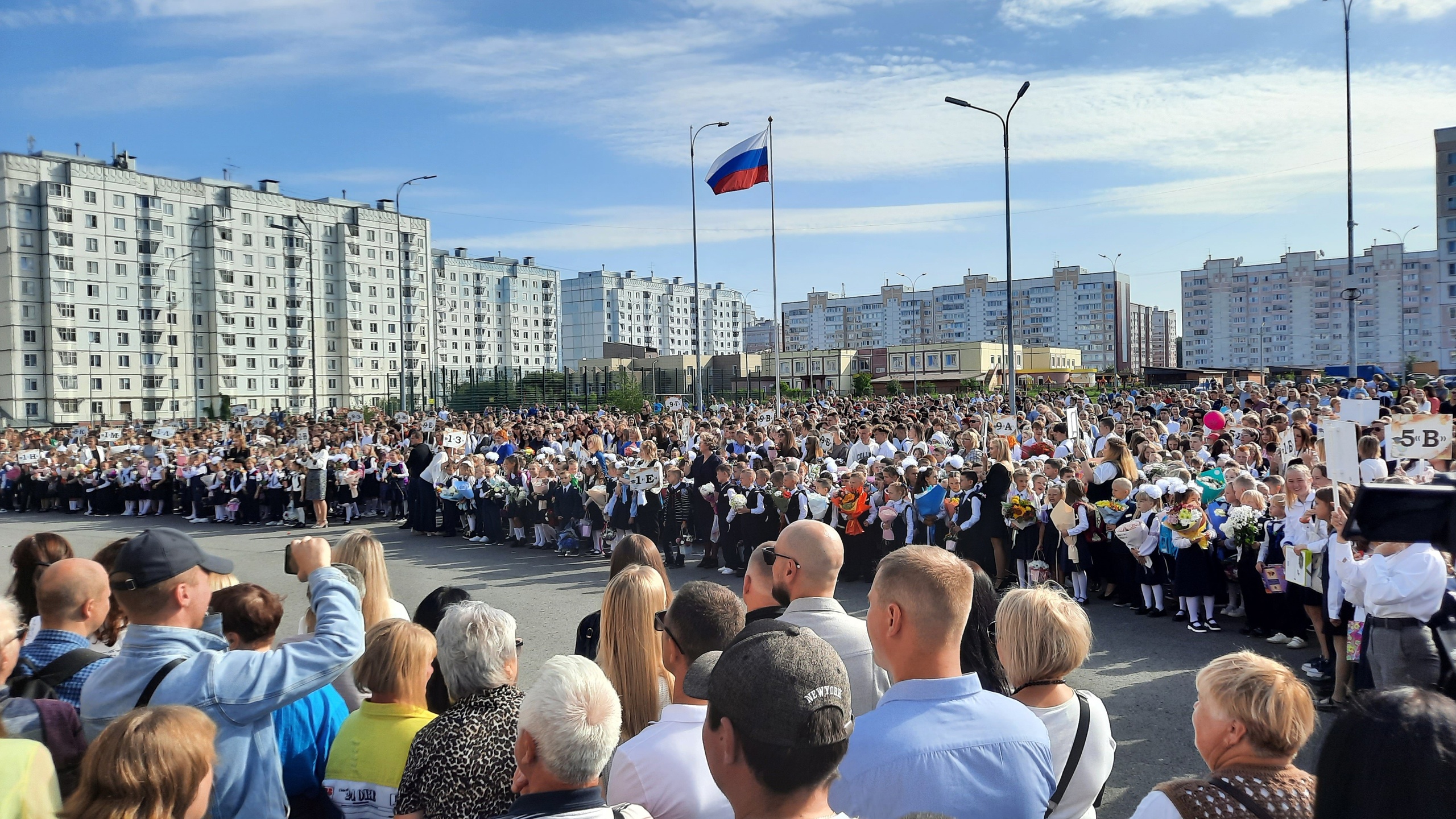 В Череповце 4750 детей пошли в первый класс | 01.09.2023 | Череповец -  БезФормата