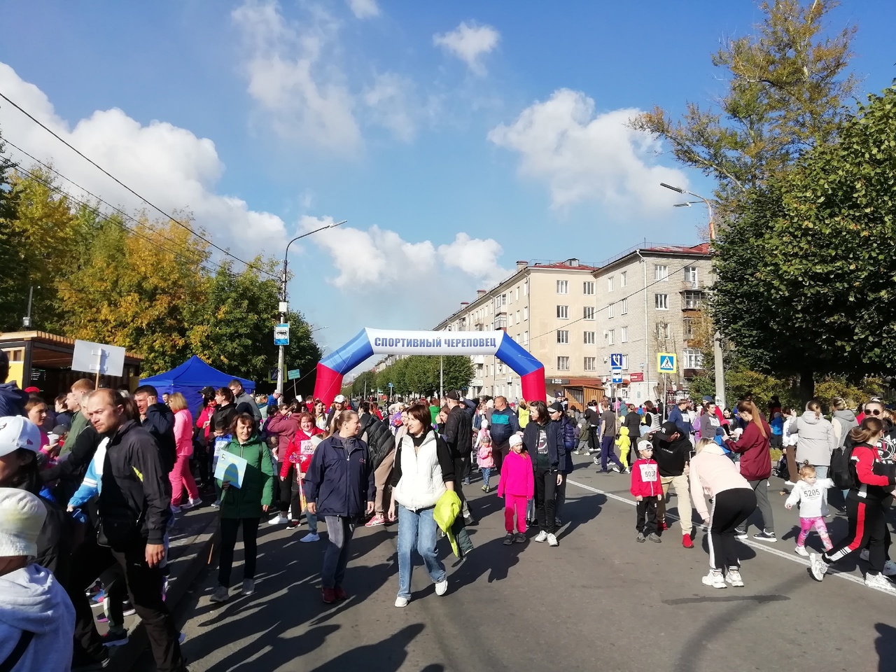 В Череповце прошли массовые забеги «Кросса нации» | 16.09.2023 | Череповец  - БезФормата