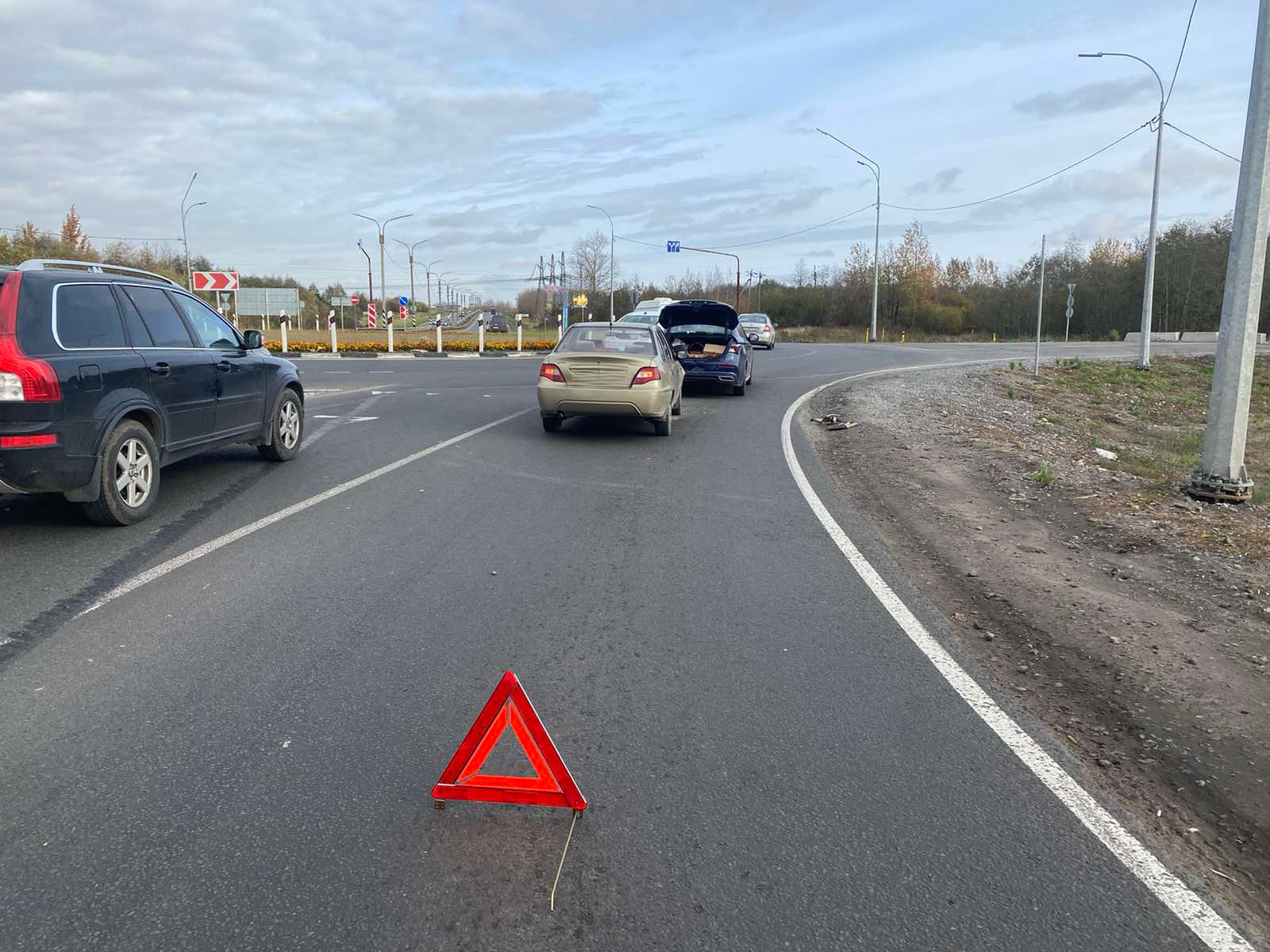 В Череповце одна машина протаранила другую, пострадала женщина | 04.10.2023  | Череповец - БезФормата