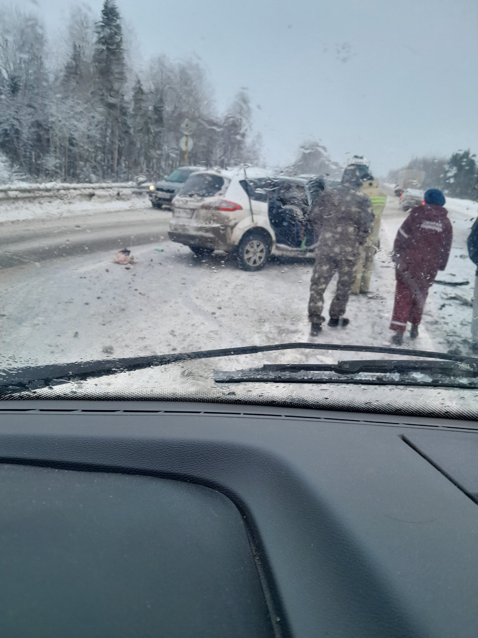 В ДТП недалеко от Череповца погибли водитель и двое детей | 30.12.2023 |  Череповец - БезФормата