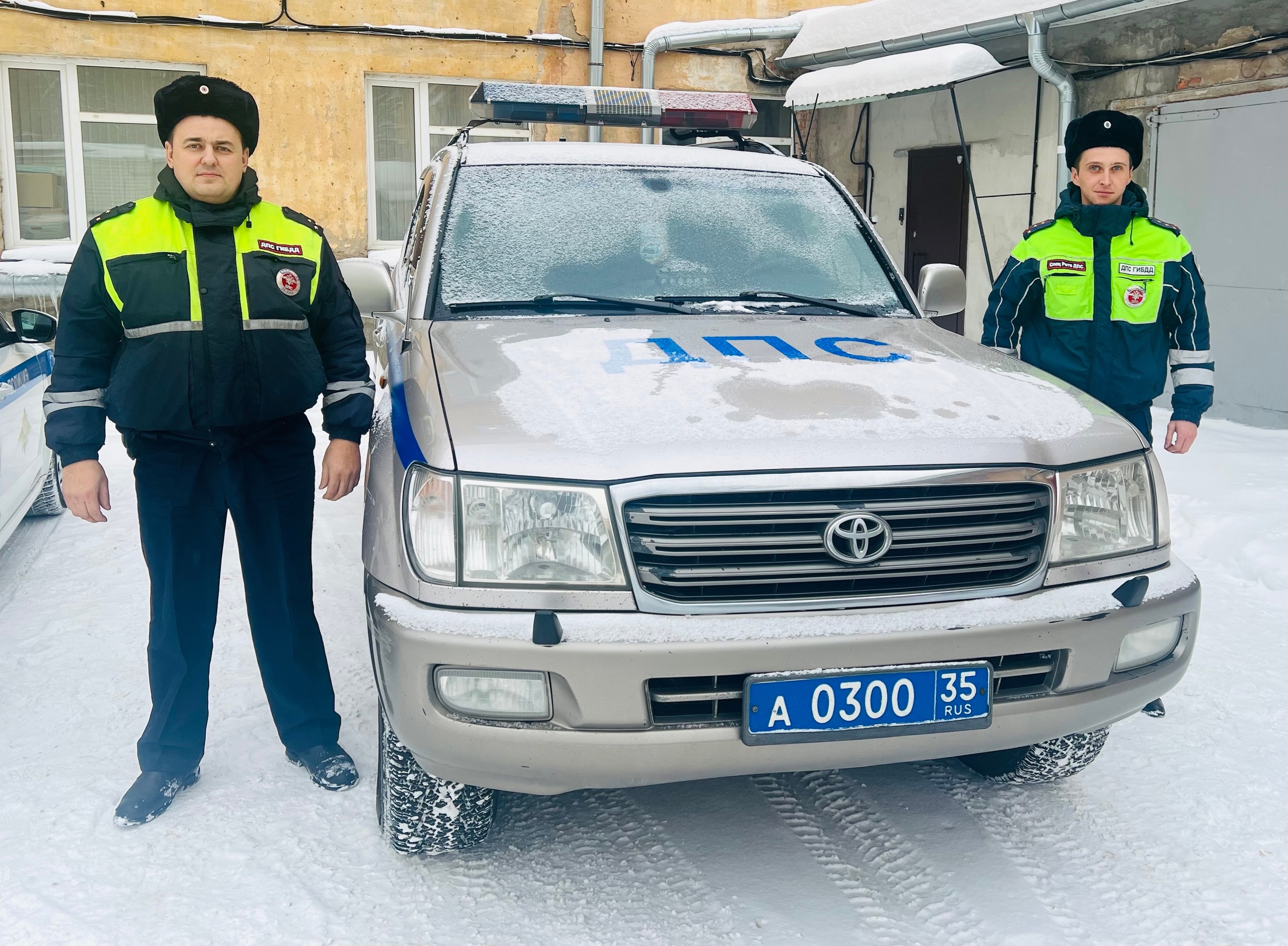 В спасении людей из горящего дома в Вологде участвовала спецрота ДПС -  ГородЧе