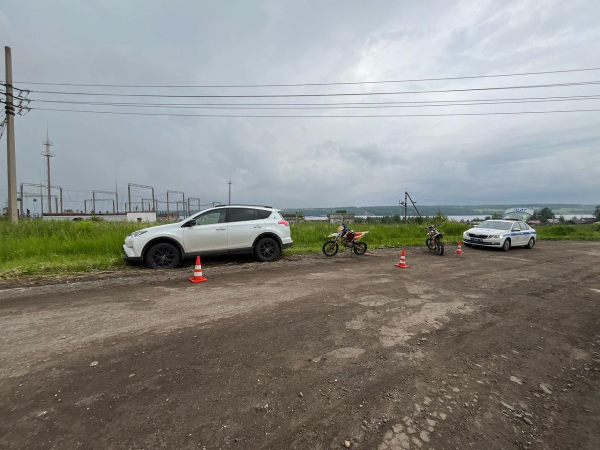 В Череповце юноши на питбайках устроили тройное ДТП | 19.06.2024 |  Череповец - БезФормата