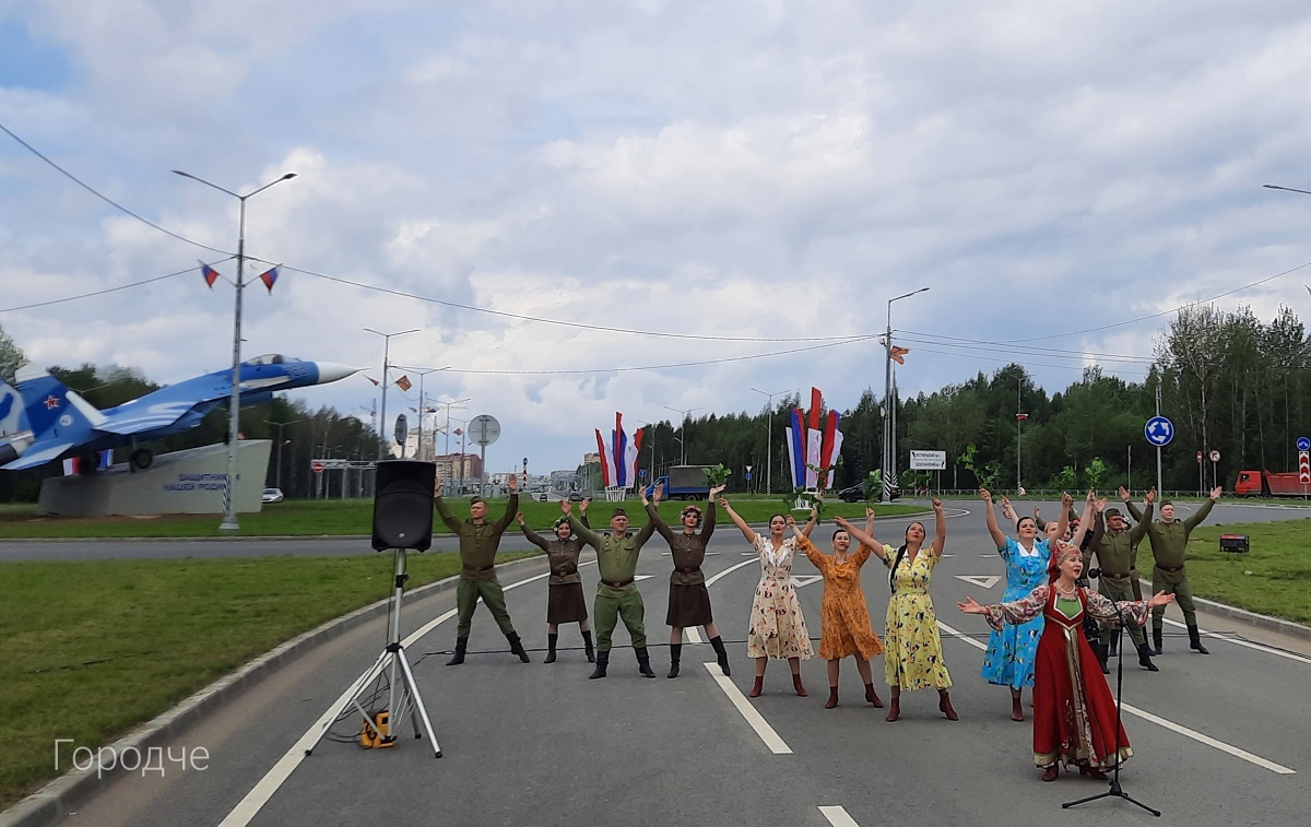 В Череповце открыли памятник защитникам Родины на Южном шоссе | 12.06.2024  | Череповец - БезФормата