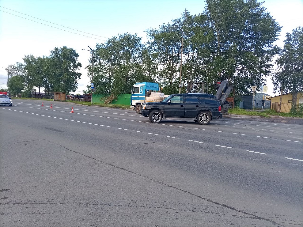 В Череповце водитель, уходя от столкновения, врезался в столб | 21.06.2024  | Череповец - БезФормата