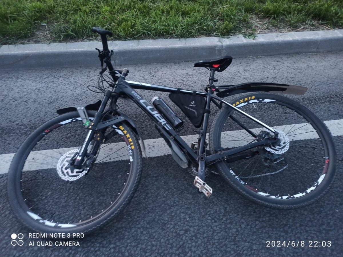 Велосипедиста сбили на Шекснинском проспекте