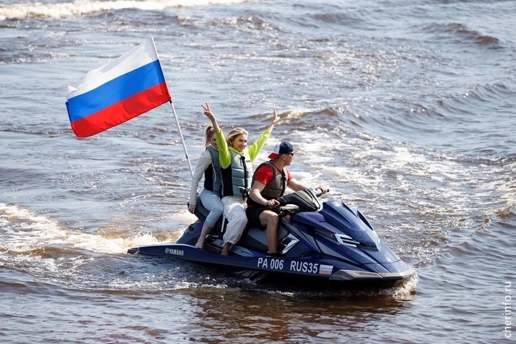 Водное шоу на Шексне