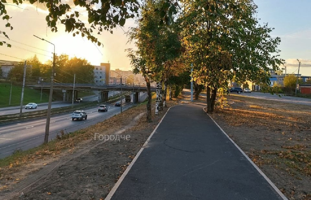 Тротуар здесь пока в диковинку