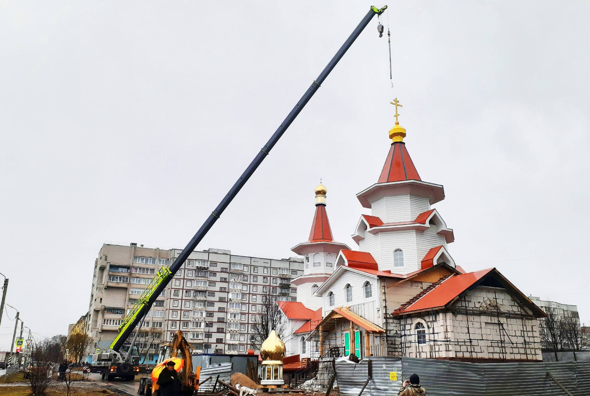 Новые купола на храме Иоанна Богослова в Череповце